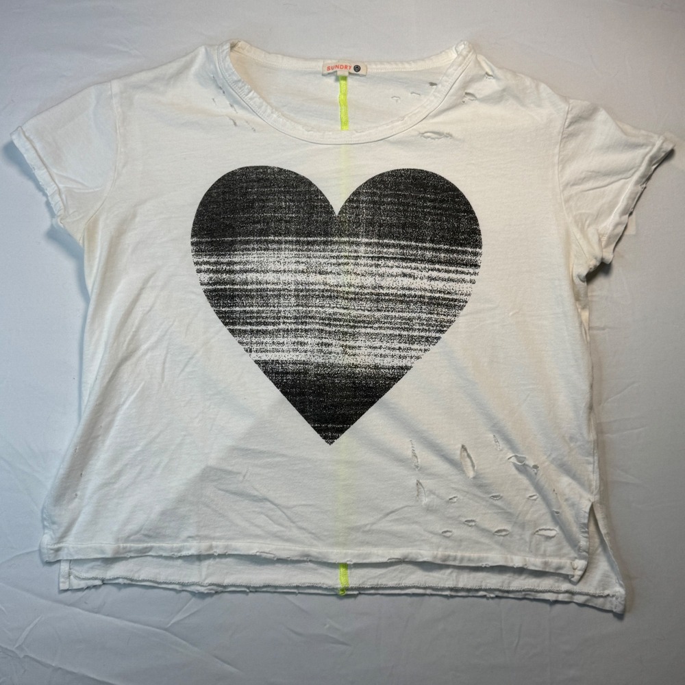 Sundry Distressed T Shirt White Grunge Heart Neon Stitch Size 0 Tee USA Made